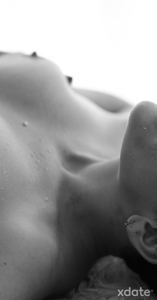 100% Schwiizerin ~ sinnlichi Tantra-Massage *schöni Föteli & meh*